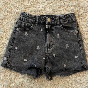 art class shorts